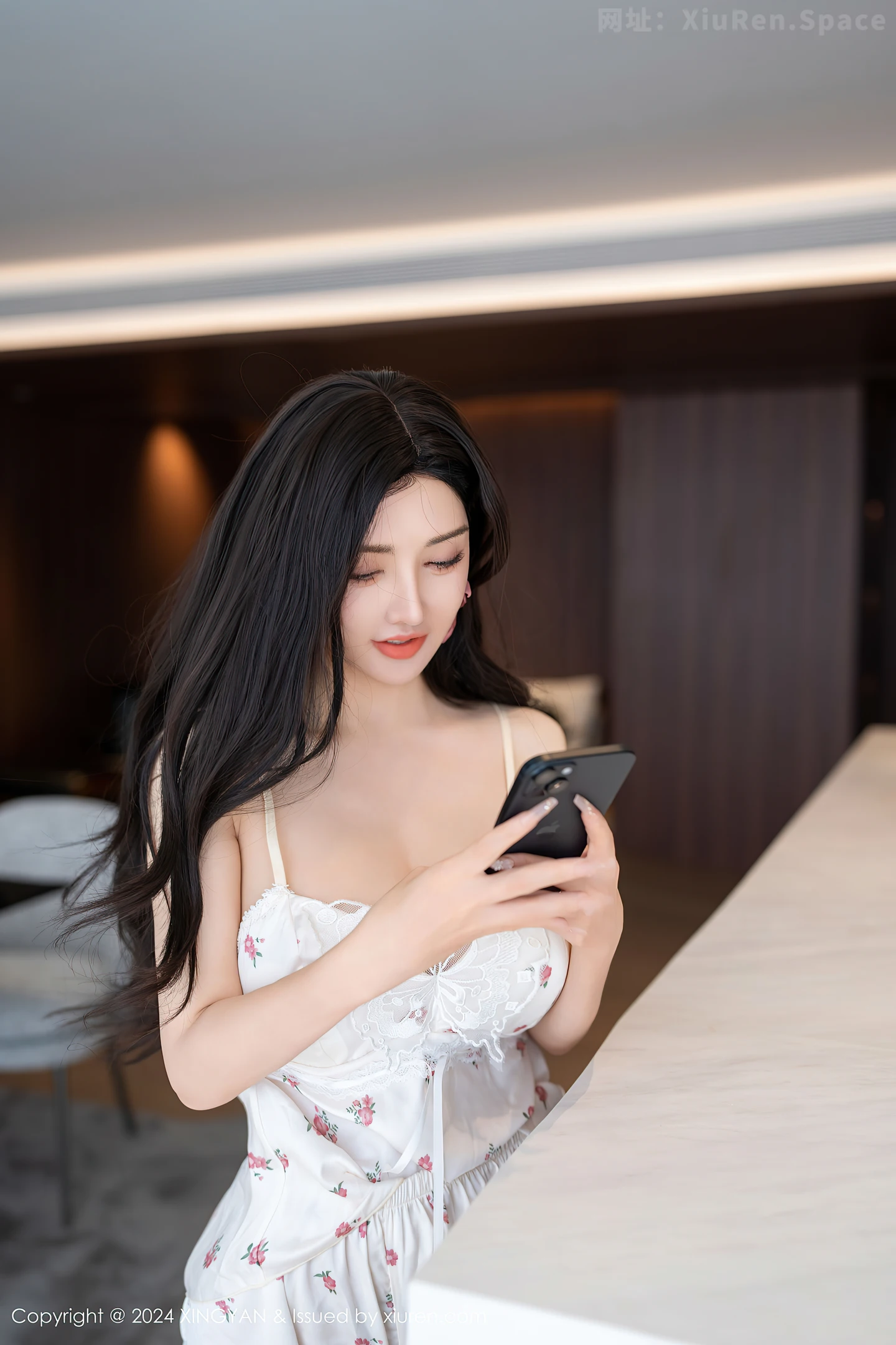 图片[3]-[XINGYAN星颜社]VOL.255 模特合集潘思沁＆李丽莎家访主题性感服饰秀完美身材诱惑写真81P-秀人网官方网站